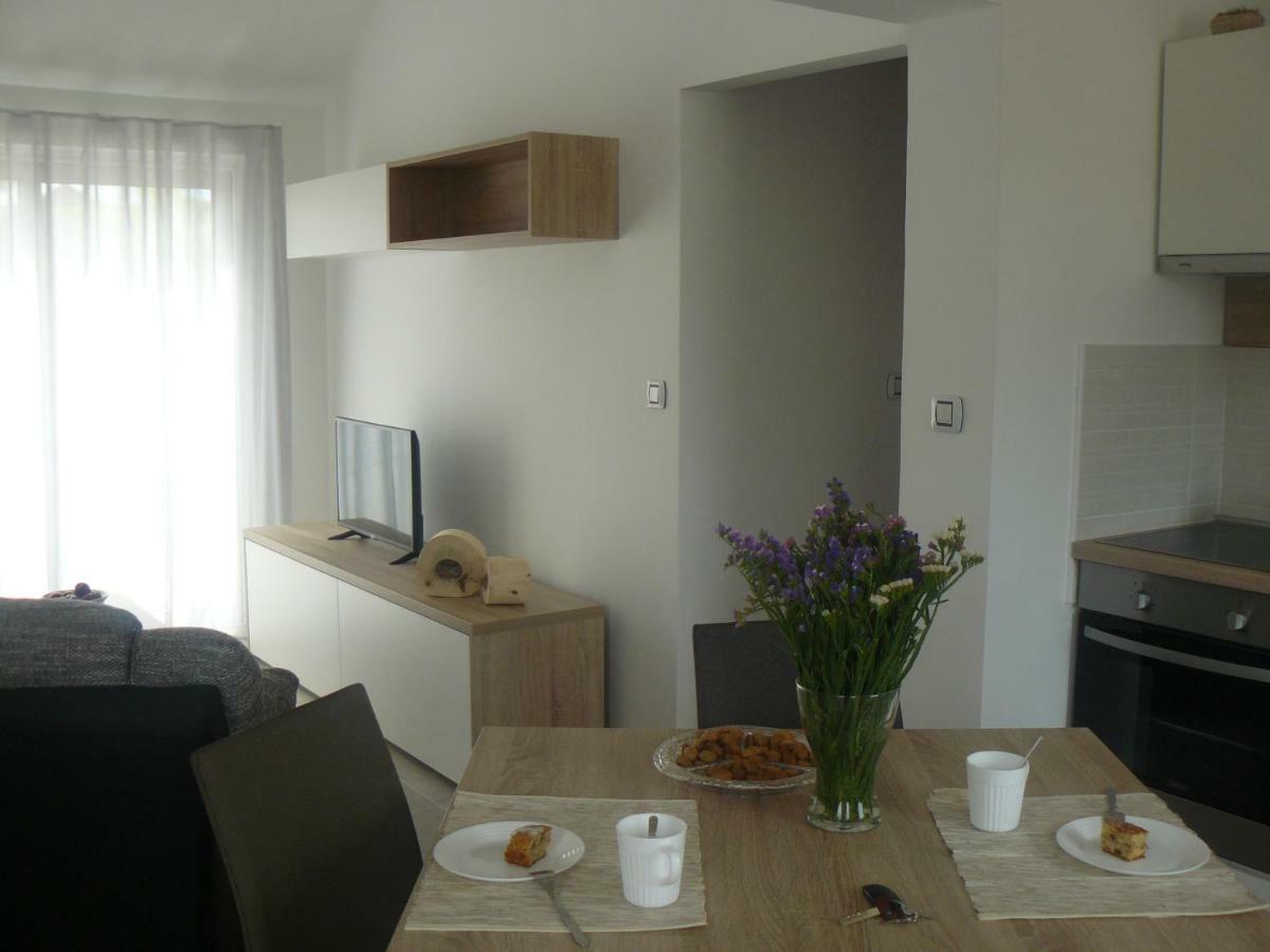 Our Nest Accommodation Привлака Екстер'єр фото